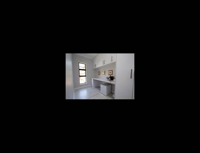 3 bed property to rent in DUYNEFONTEIN